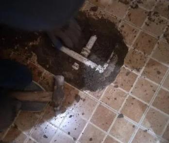 郑州中牟卫生间漏水维修公司为您分享下卫生间渗水如何处理及注意事项
